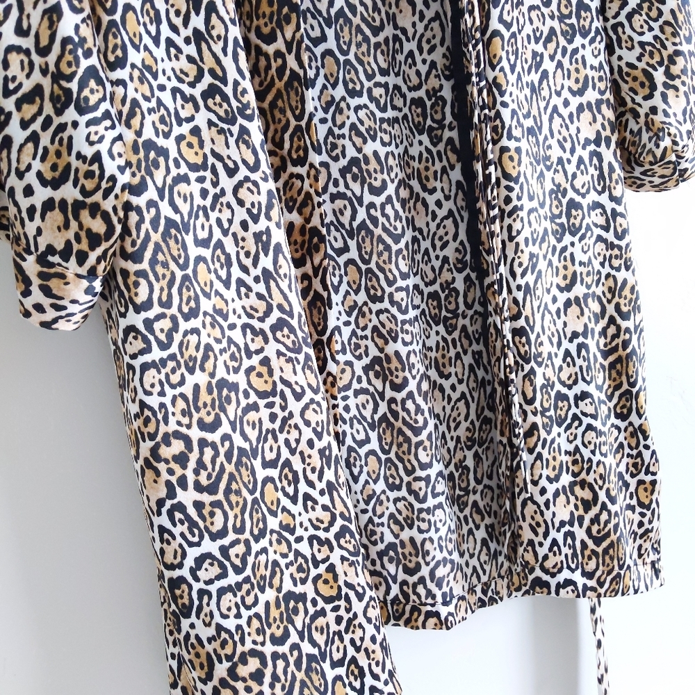 🌿VICTORIA'S SECRET ROBE🌿 - Picture 8 of 10
